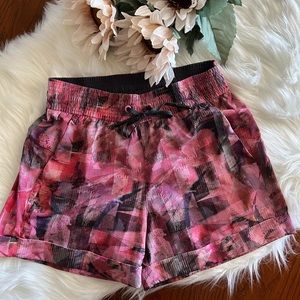 Lululemon Size2 Festival Short